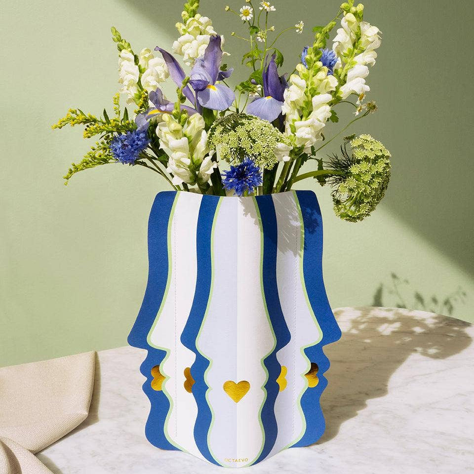 Beso Paper Vase