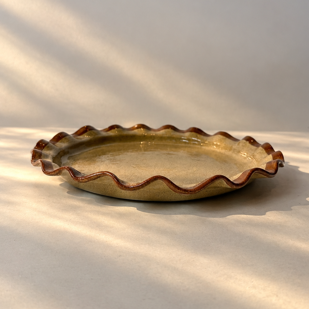 Brown Lip Frilly Charger