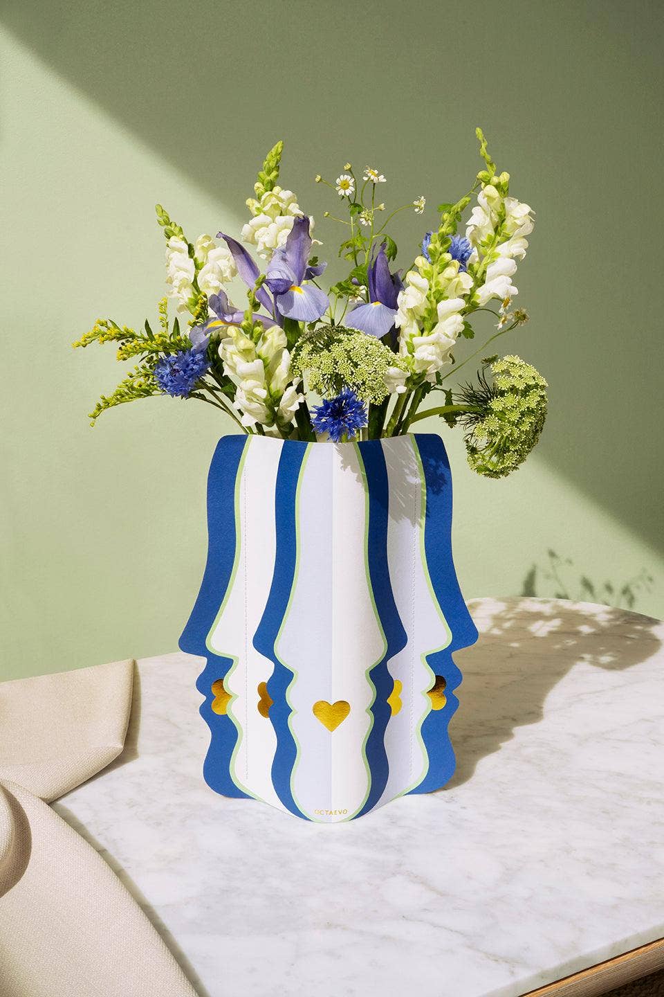 Beso Paper Vase